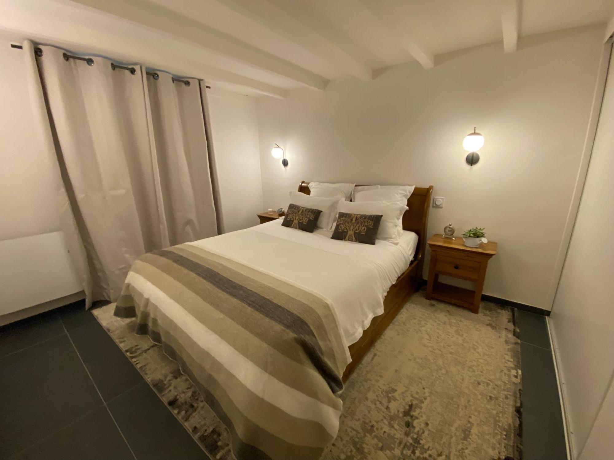 Appartement Avec Piscine Privee Dans Residence Pour 6 Personnes Uzes Luaran gambar