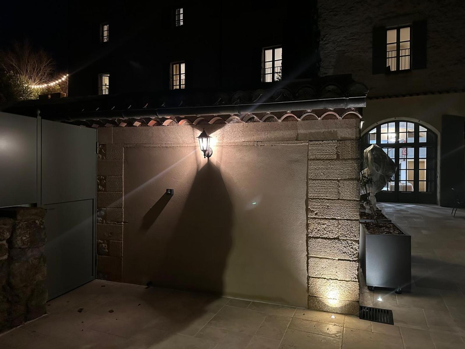 Appartement Avec Piscine Privee Dans Residence Pour 6 Personnes Uzes Luaran gambar