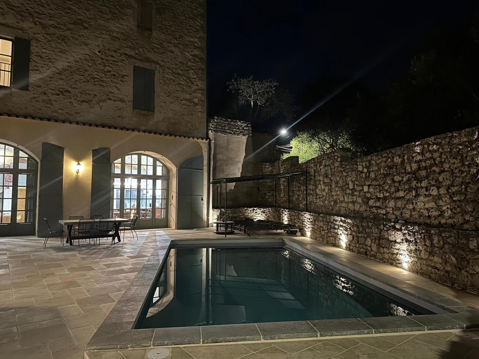 Appartement Avec Piscine Privee Dans Residence Pour 6 Personnes Uzes Luaran gambar